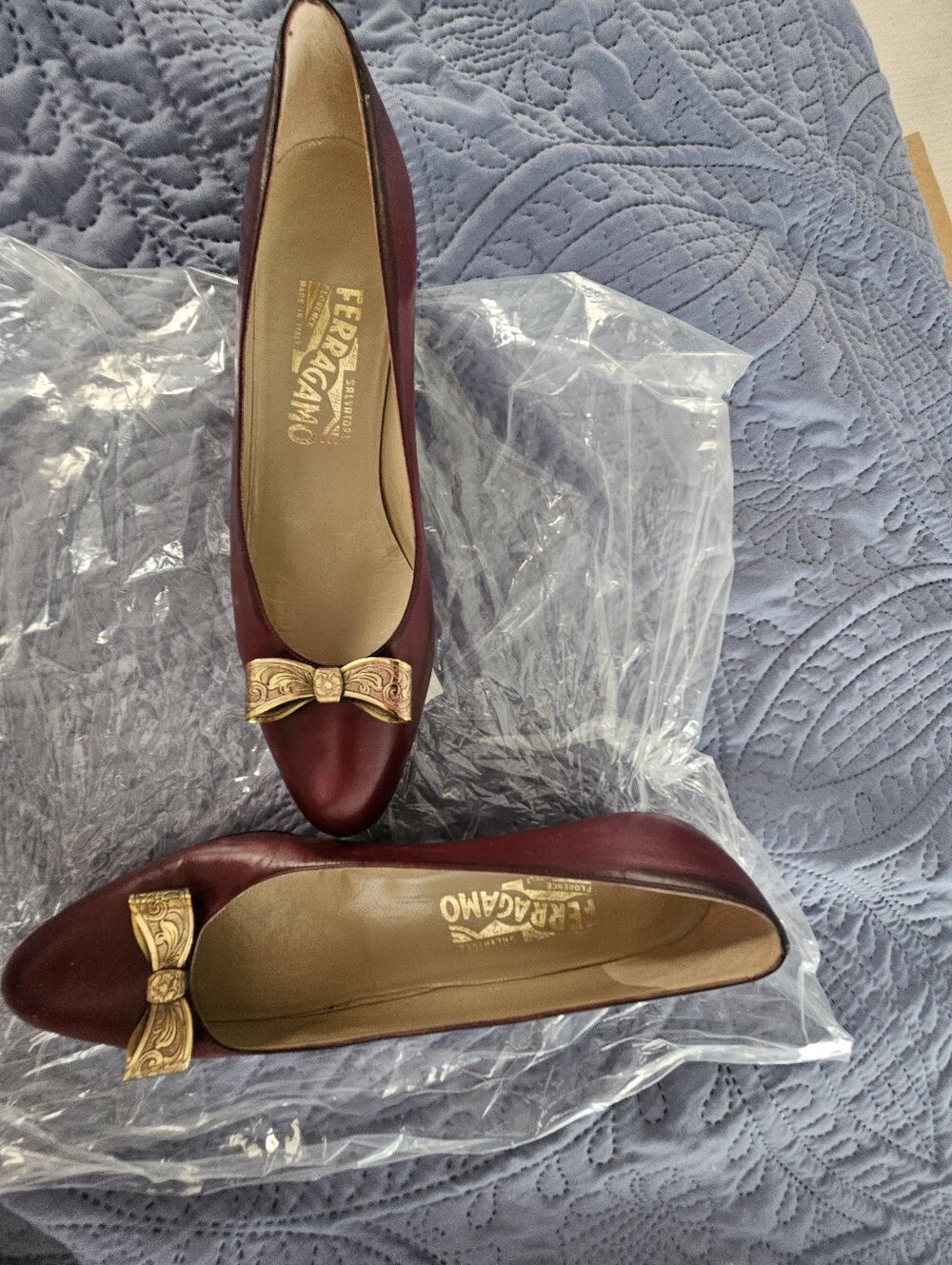 VINTAGE Rare Salvatore Ferragamo Engraved Rococo Metal Bow Heels Red 8.5AA